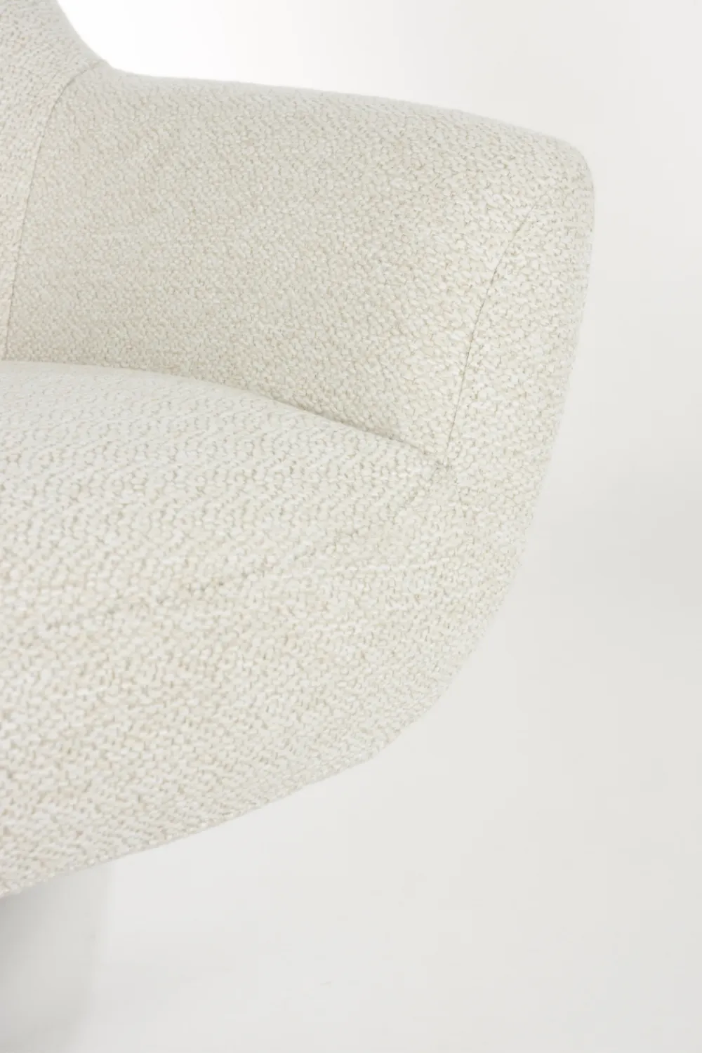 Contemporary Upholstered Lounge Chair | DF Yuki