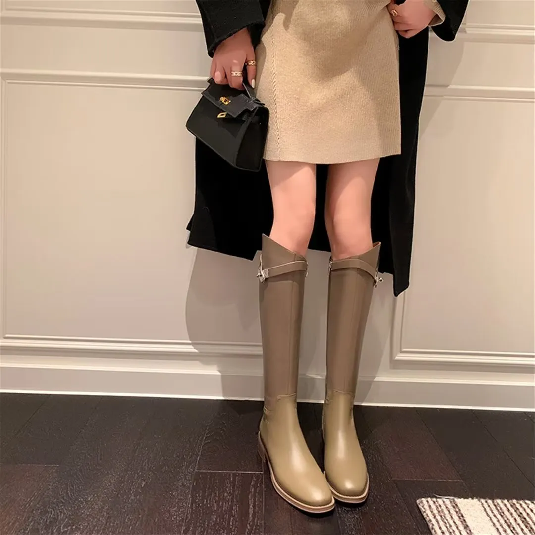 LeatherLuxe Chic Round Toe Winter Boots