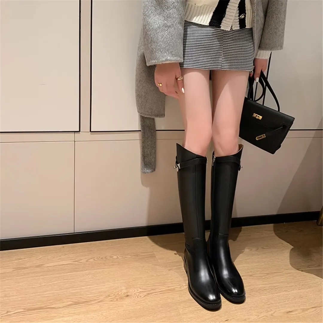 LeatherLuxe Chic Round Toe Winter Boots