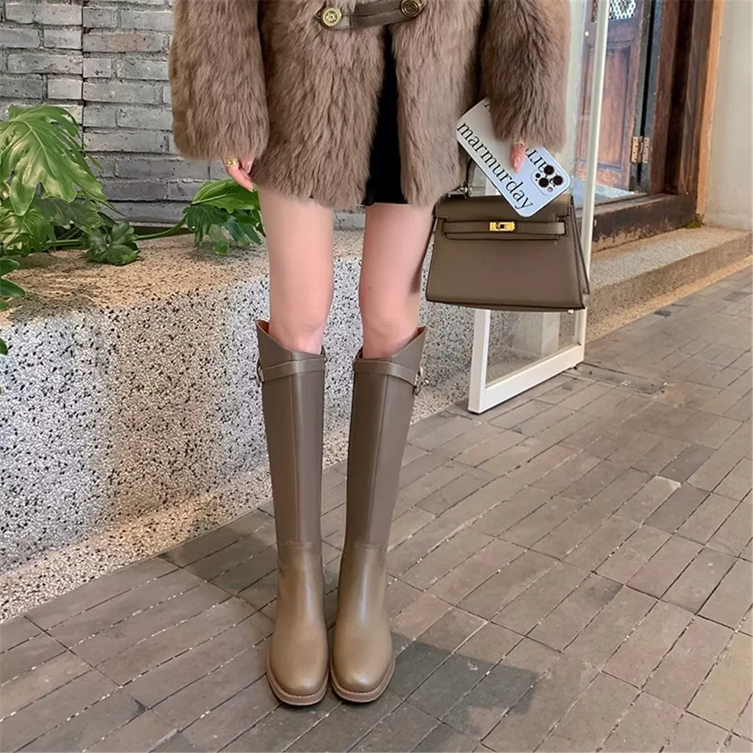 LeatherLuxe Chic Round Toe Winter Boots