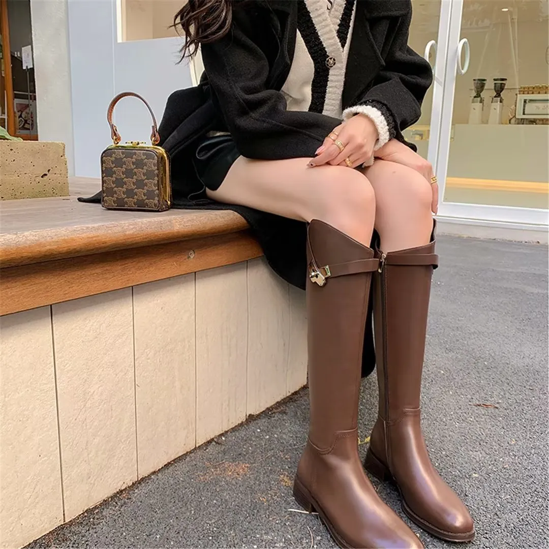 LeatherLuxe Chic Round Toe Winter Boots