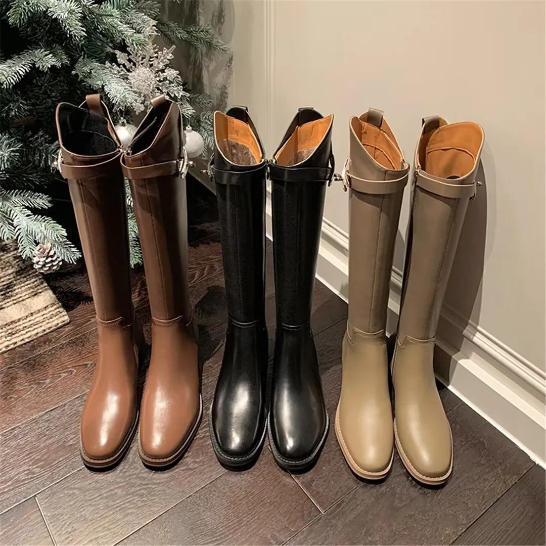 LeatherLuxe Chic Round Toe Winter Boots