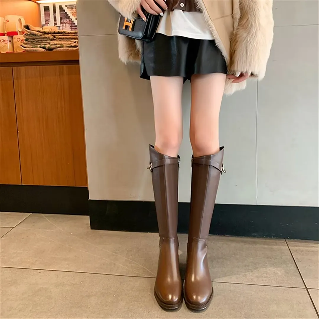 LeatherLuxe Chic Round Toe Winter Boots