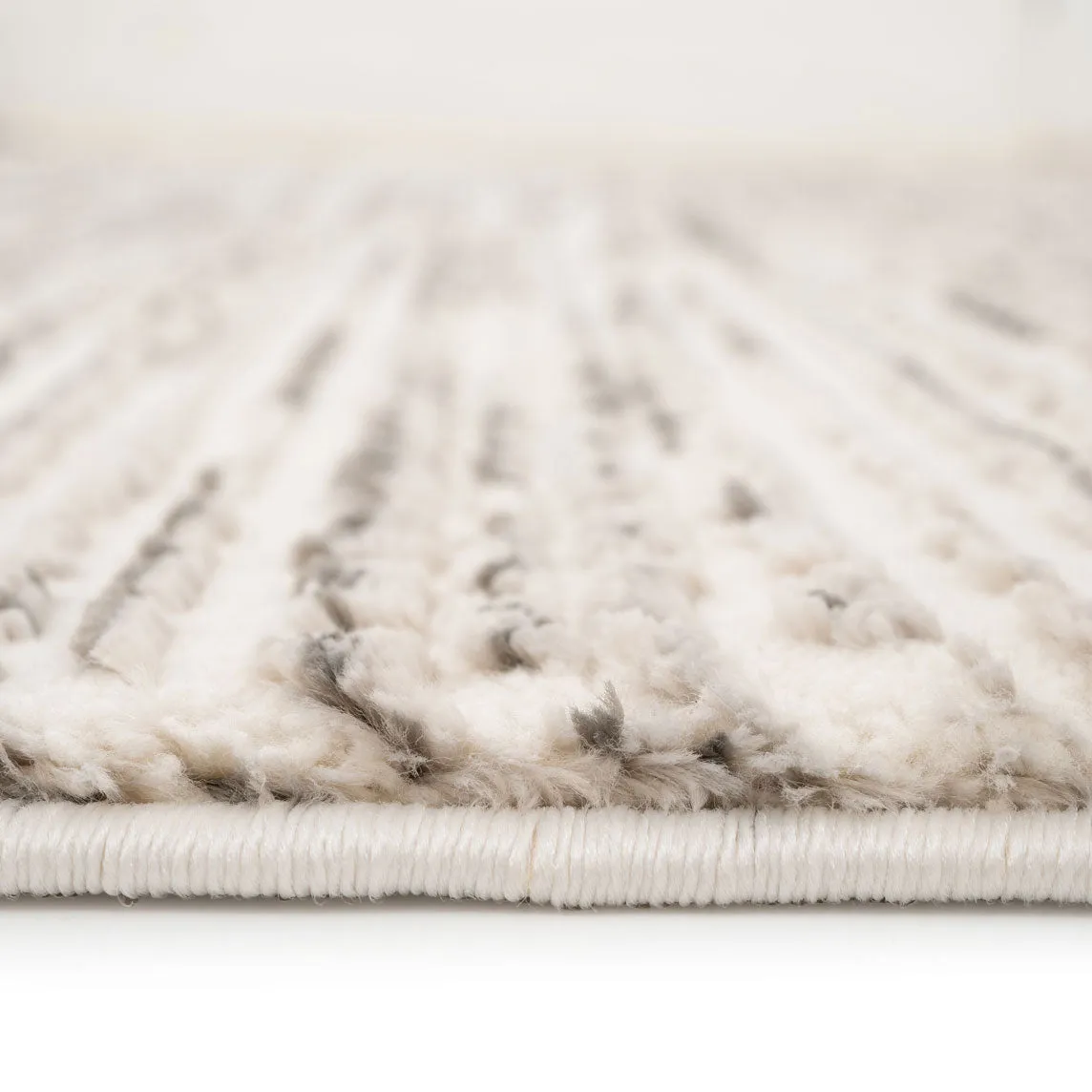 Luxury Chic Grey Runner - Rest