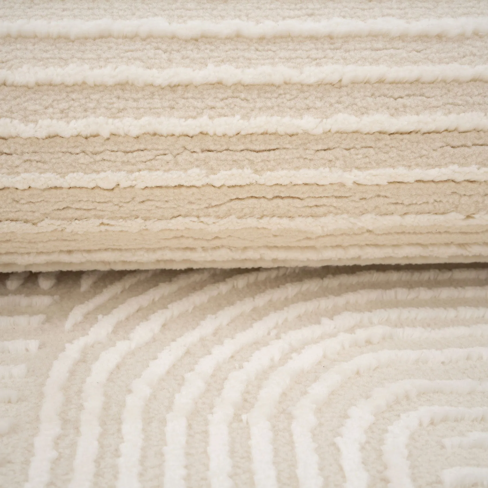 Luxury Retro Cream Rug - Escape