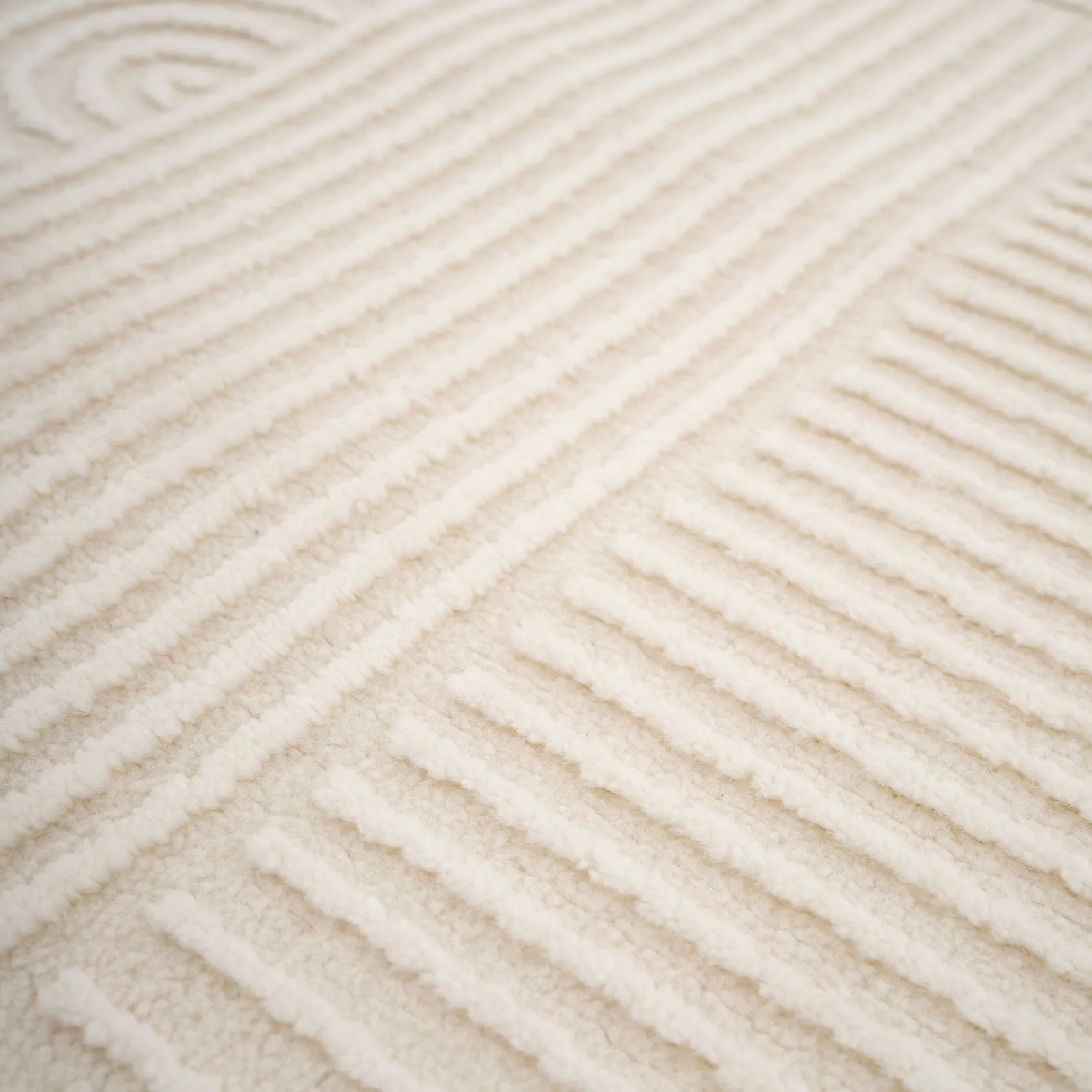 Luxury Retro Cream Rug - Escape