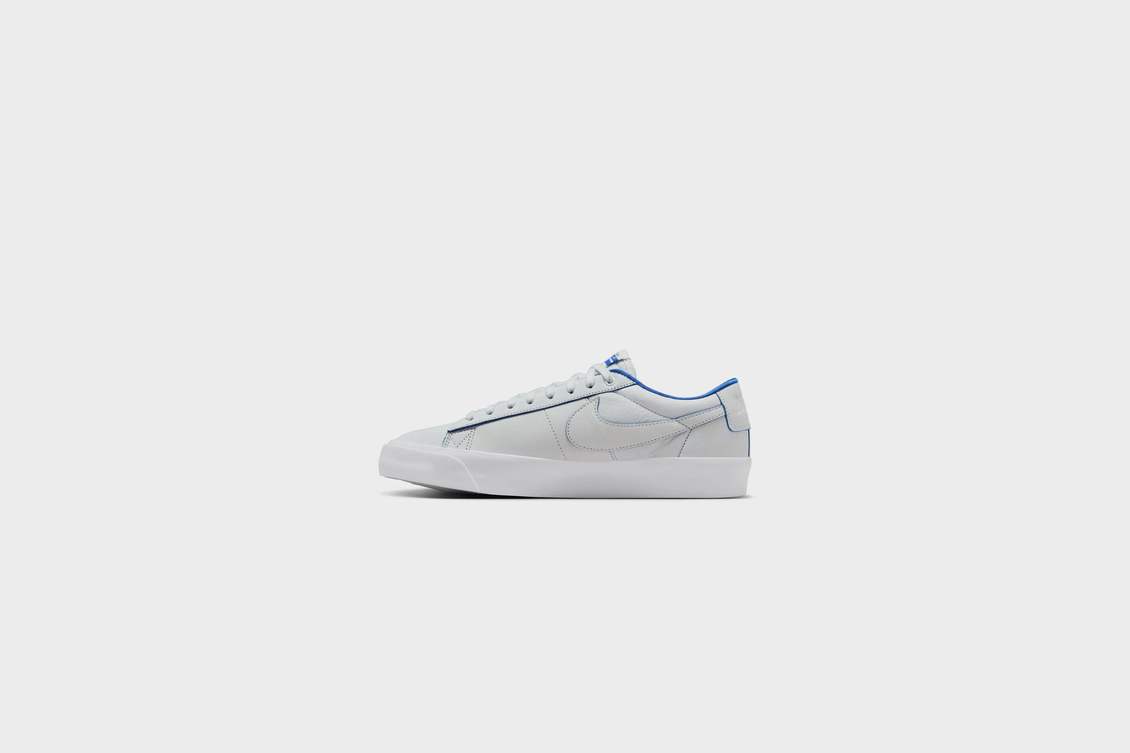 Nike SB Blazer Low Pro GT PRM (Summit White/Game Royal)