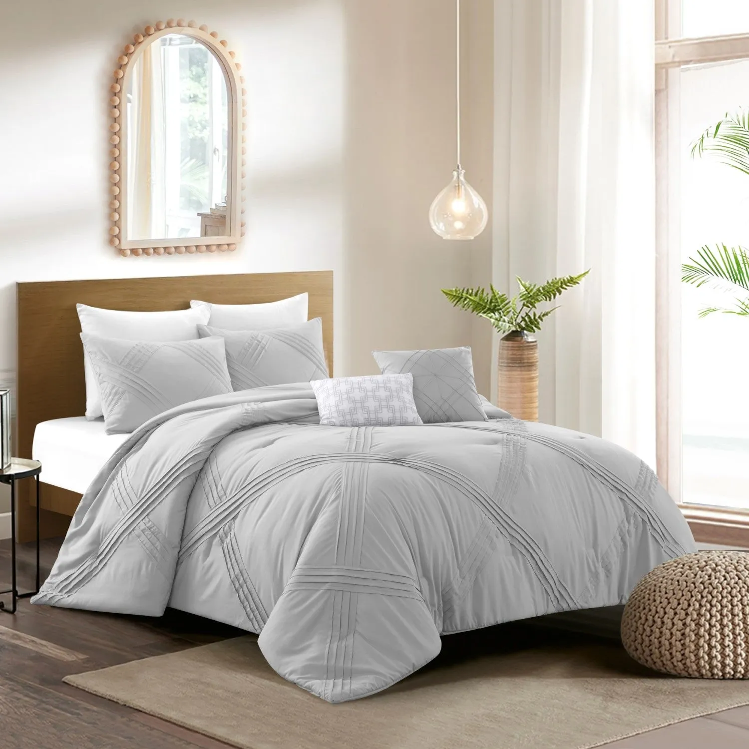 Sariyah Comforter Set