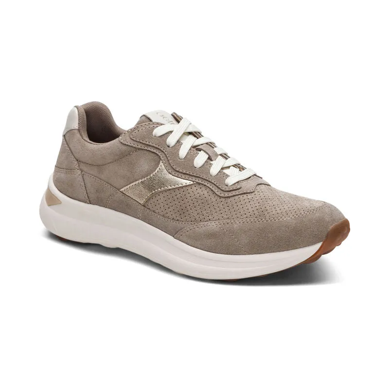 WOMEN'S AETREX EMILY SNEAKER | TAUPE