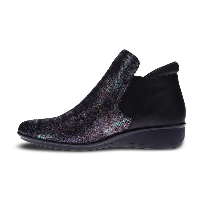 WOMEN'S REVERE DAMASCUS BOOT| BLACK METALLIC PYTHON / ONYX